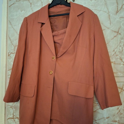 Suit set jacket and skirt like new