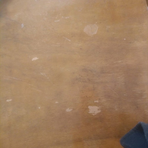 Extendable dining table like new with 6 walnut chairs
