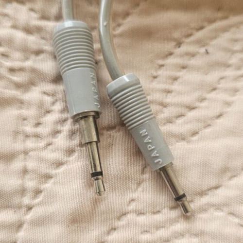Jack 3.5mm Male-Male Cable 2m like new, made in Japan
