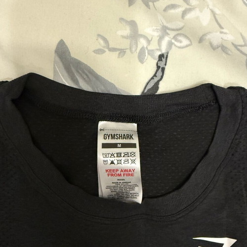 Gymshark top like new, black, size M