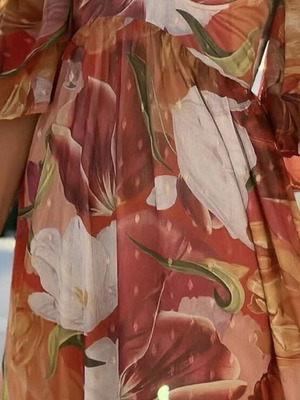 Red floral dress, like new, airy for wedding or baptism