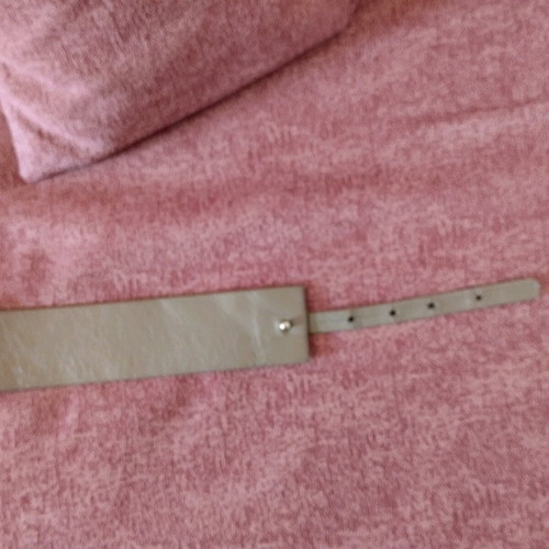 Women's belt like new, genuine leather, beige, size 70cm