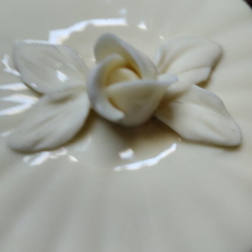 Collectible Boubounieraki ivory color like new
