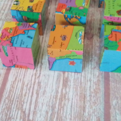 Puzzle 09 Cubes World Map like new