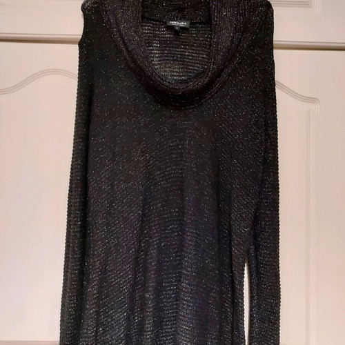 Black blouse with silver thread like new, size L