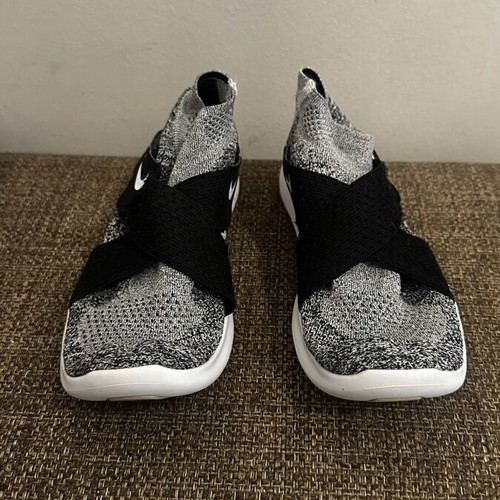 Nike athletic shoes like new, size 38, black and grey