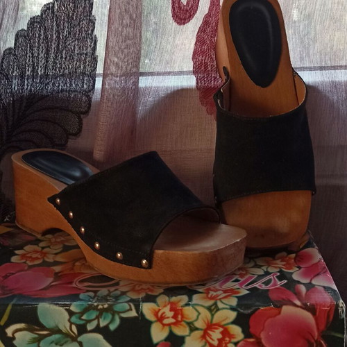 Clogs like new, size 38, black and brown