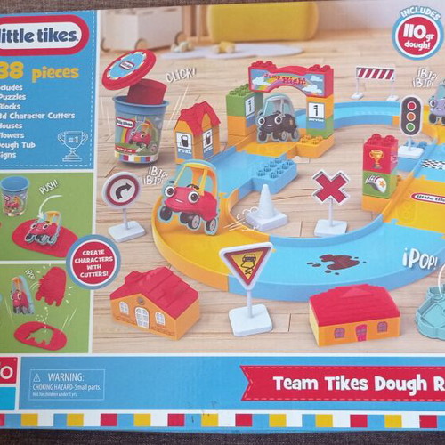 Little Tikes playset like new, missing playdough, box torn