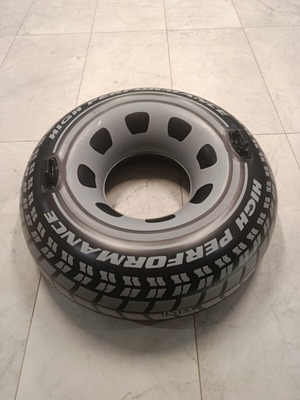 Intex inflatable high performance tire tube with handles like new