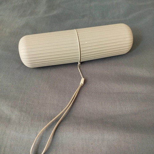 Travel toothbrush case like new