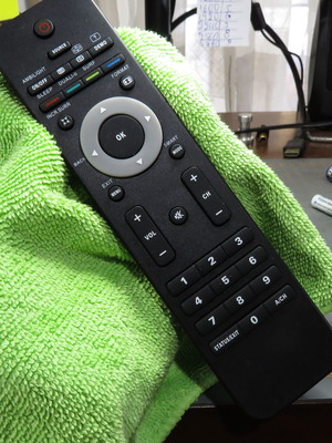 Philips RC4495 remote control like new for Ambilight TVs