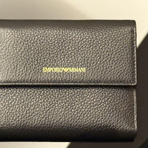 Πορτοφόλι Emporio Armani καινούργιο, δερμάτινο, μαύρο, με κουμπί
