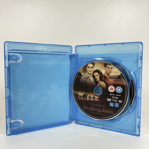 The Twilight Saga Breaking Dawn Part 1 Blu-ray + DVD like new with English subtitles