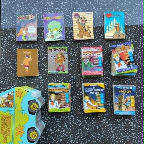Scooby-Doo card collection used, 225 cards with DeAgostini collectible truck