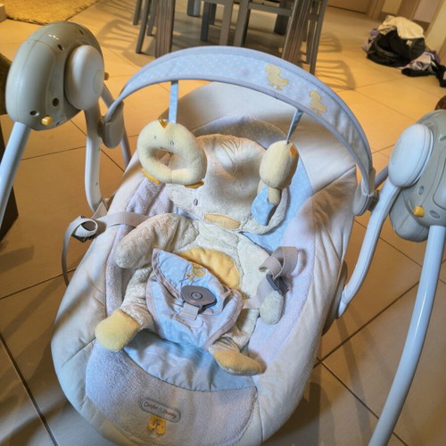 Bright Starts Comfort & Harmony Baby Electric Swing like new