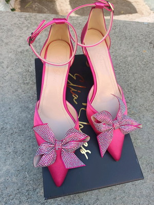 Fuchsia satin pumps with rhinestone bow size 38 like new
