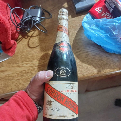 Шампанско Mumm Gordon Rouge ново без кутия