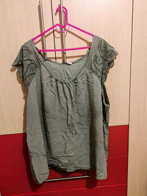 Women's summer blouse XL like new made of viscose