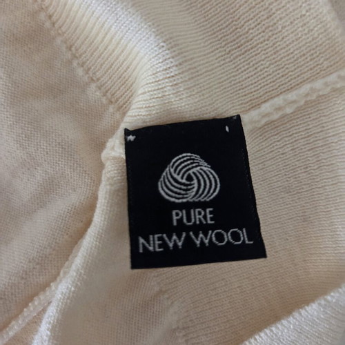 Burberrys Golf V-Neck Sweater used, vintage cream with embroidered logo