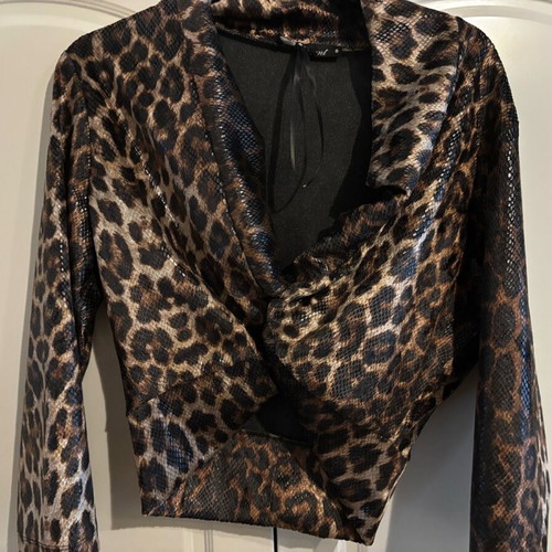 Leopard print pants and top set like new