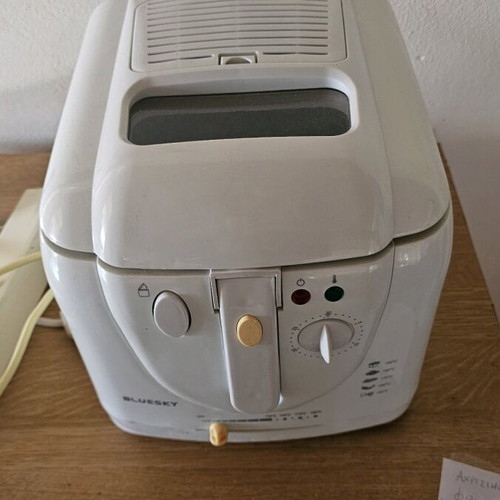 Bleusky 1800watt deep fryer new