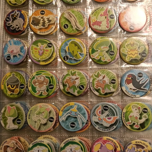 Pokémon pickers collection used with album