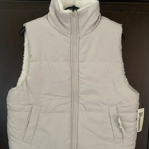 No Boundaries Reversible Sleeveless Vest new, size medium