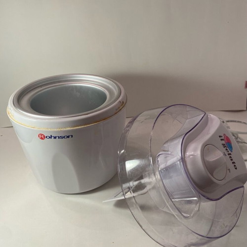 Rohnson ice cream maker 1.45 lt like new
