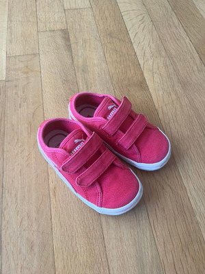 PUMA Girls Pink Sneakers Double Velcro used, EUR 24