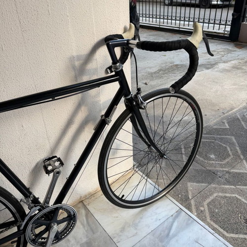 Vintage road bike used, black with gears