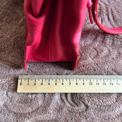 Guy Laroche shoulder bag red leather like new
