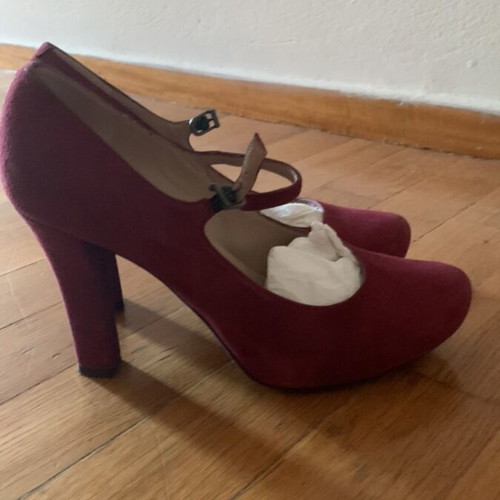 Unisa pumps like new, burgundy red, size 39