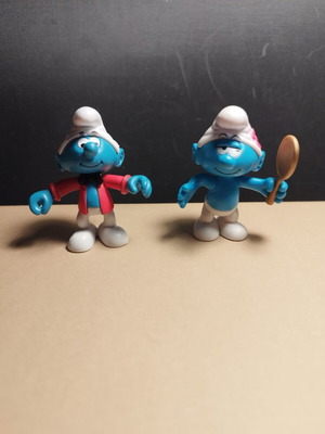 Smurfs figures used, set of 2, Peyo 2009