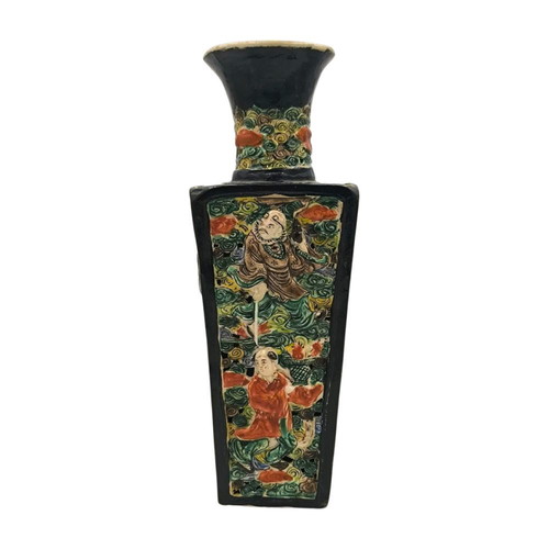 Chinese Porcelain Famille Noire Vase like new, Qing Dynasty