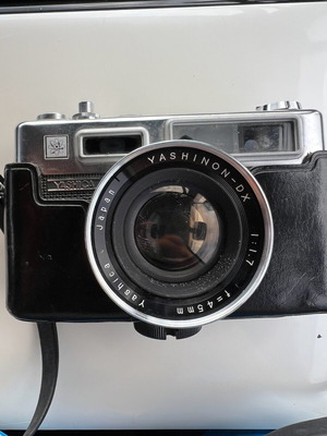 Yashica Electro original mod 35 camera like new, made in Japan 1960