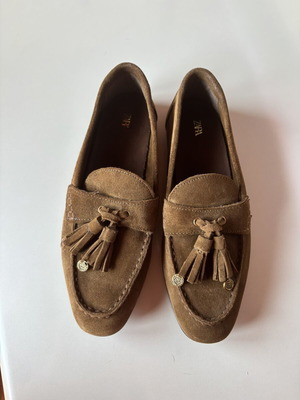 Zara leather moccasin loafers with tassels size 37 like new, brown