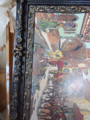 Много голям бродиран плат