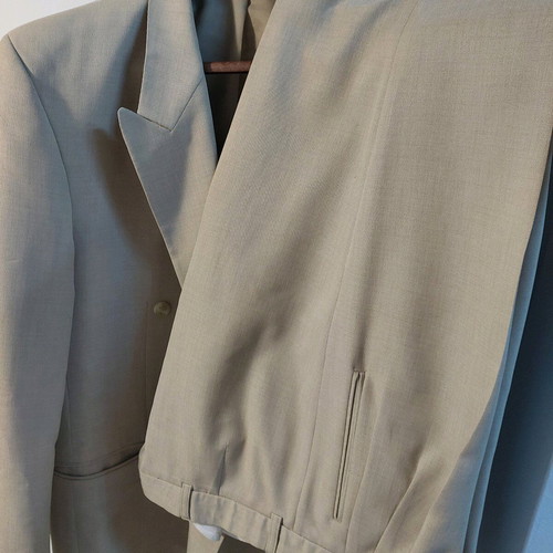 Men's suit No56 light beige like new, wide fit