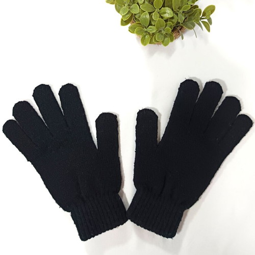 Knitted winter black unisex gloves like new
