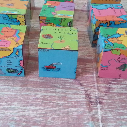 Puzzle 09 Cubes World Map like new