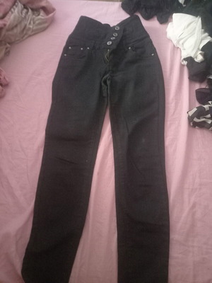 High-waisted women's jeans with buttons, size S