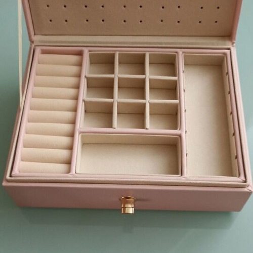 Pink jewelry box like new