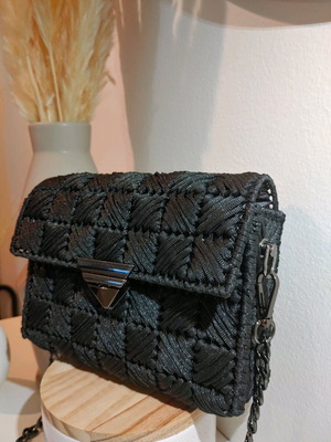 Νέα χειροποίητη πλεκτή τσάντα ώμου μαύρη κατόπιν παραγγελίας