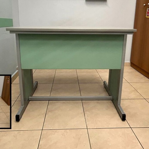 Teacher desk like new with melamine surface and metal frame