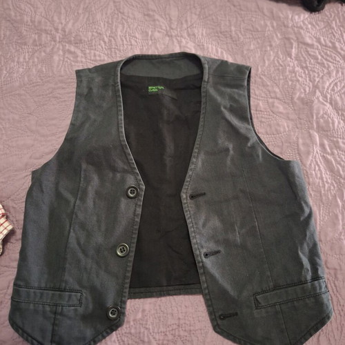 Benetton vest no 5 black stonewashed like new