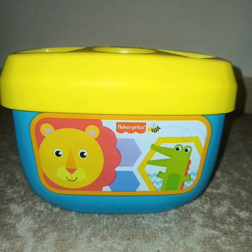 Fisher Price educational shape sorter box like new