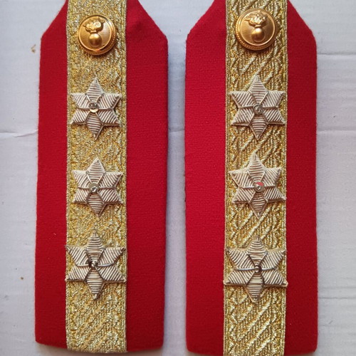 Collectible military captain epaulettes like new