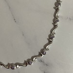Necklace with purple rhinestones like new, 40 cm