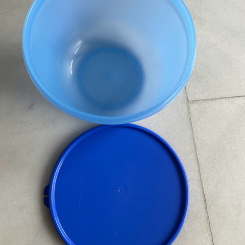 Tupper bowl blue 2lt new