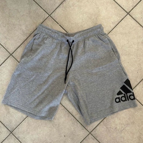 Adidas βερμούδα γκρι σαν καινούργιο, μέγεθος M
